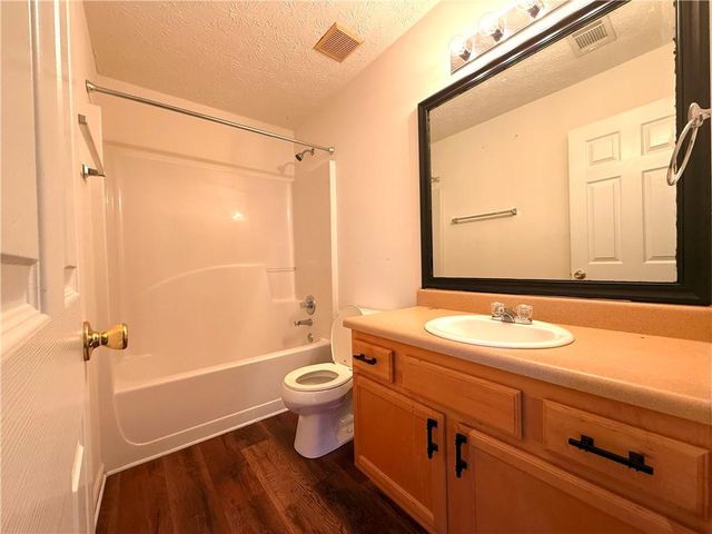 706 Hawthorn Lane, Grayson, GA 30017