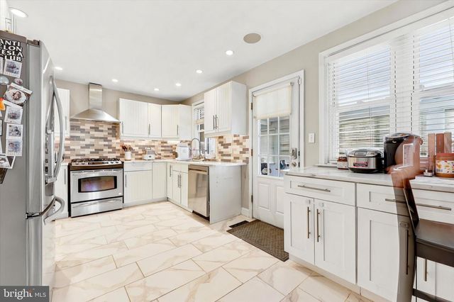 1646 SURREY LN, Havertown, PA 19083