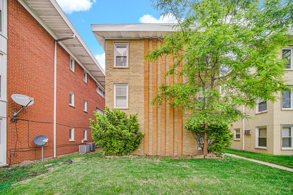 1821 S Harlem Avenue, Berwyn, IL 60402