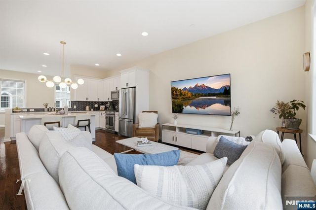 141 Roosevelt Drive, Wood Ridge, NJ 07075