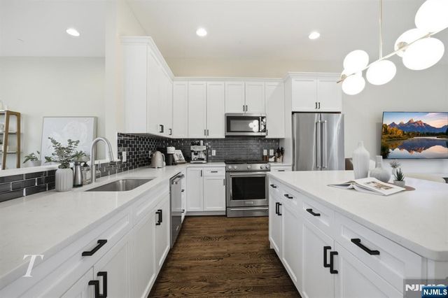 141 Roosevelt Drive, Wood Ridge, NJ 07075
