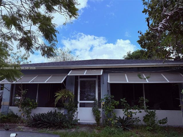621 S 24th Ave, Hollywood, FL 33020