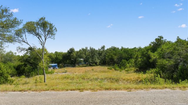 1007 Deer Run Pass, Canyon Lake, TX 78133