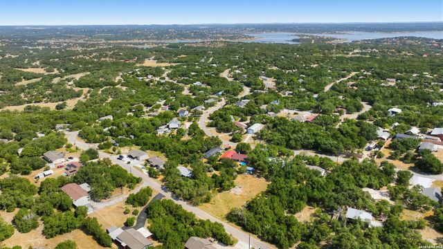 1007 Deer Run Pass, Canyon Lake, TX 78133