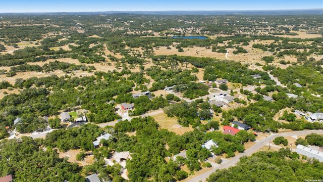 1007 Deer Run Pass, Canyon Lake, TX 78133