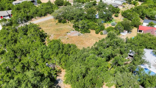 1007 Deer Run Pass, Canyon Lake, TX 78133