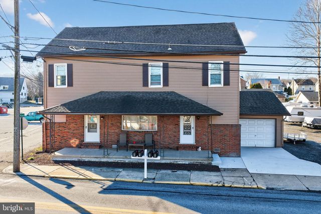 22 W FRONT ST, Alburtis, PA 18011