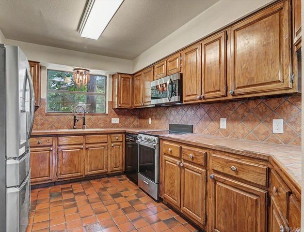 101 Cedarwood, Hot Springs, AR 71913