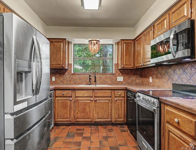 101 Cedarwood, Hot Springs, AR 71913