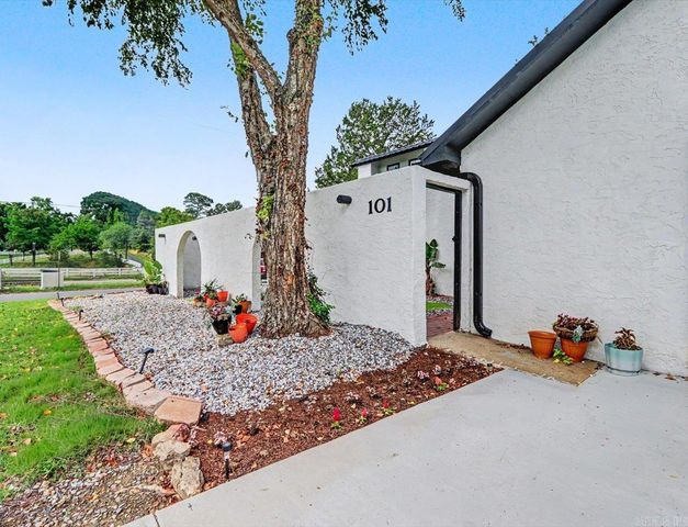 101 Cedarwood, Hot Springs, AR 71913