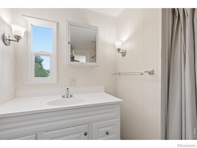 3906 Yosemite Drive, Greeley, CO 80634