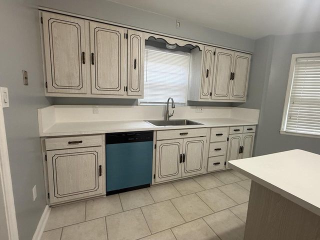 4073 N 40th STREET, Milwaukee, WI 53216