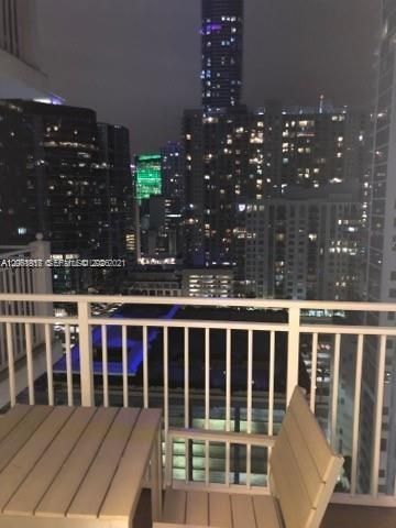 185 SE 14 2611 2611, Miami, FL 33131