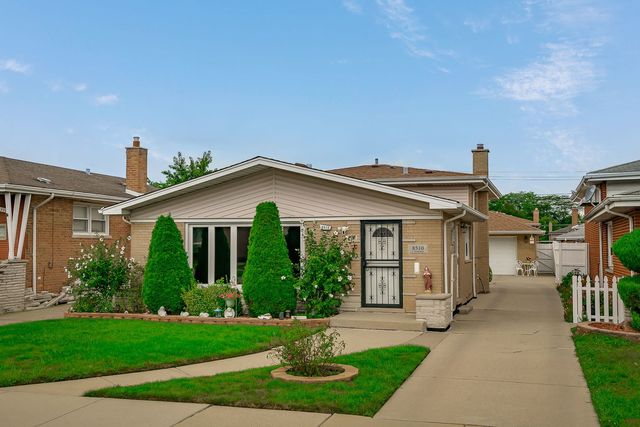 8510 S Komensky Avenue, Chicago, IL 60652