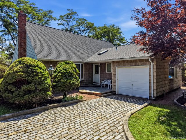 10 Arcadia Drive, Dix Hills, NY 11746