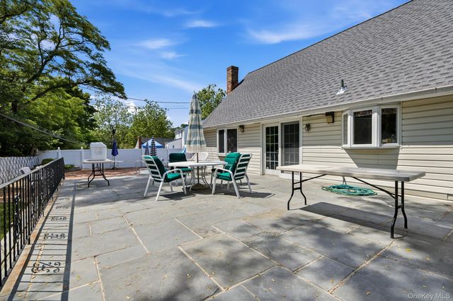 10 Arcadia Drive, Dix Hills, NY 11746