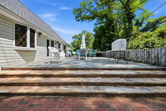 10 Arcadia Drive, Dix Hills, NY 11746