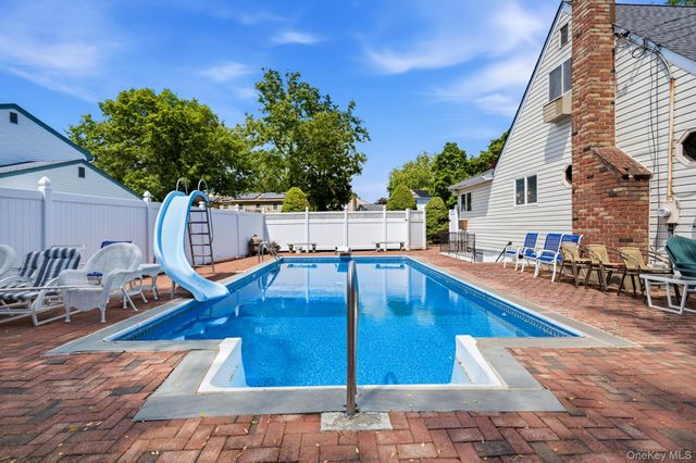 10 Arcadia Drive, Dix Hills, NY 11746