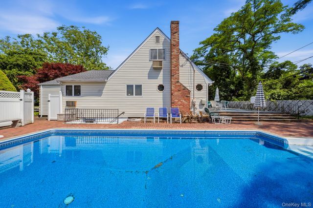 10 Arcadia Drive, Dix Hills, NY 11746