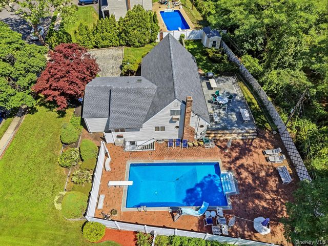 10 Arcadia Drive, Dix Hills, NY 11746
