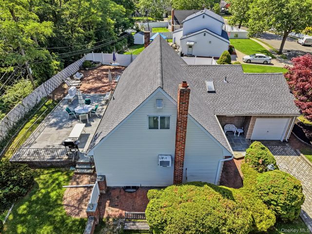 10 Arcadia Drive, Dix Hills, NY 11746