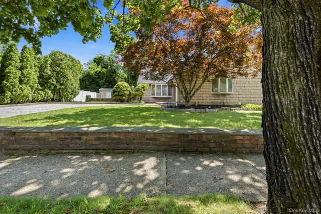 10 Arcadia Drive, Dix Hills, NY 11746