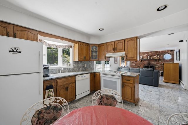 10 Arcadia Drive, Dix Hills, NY 11746