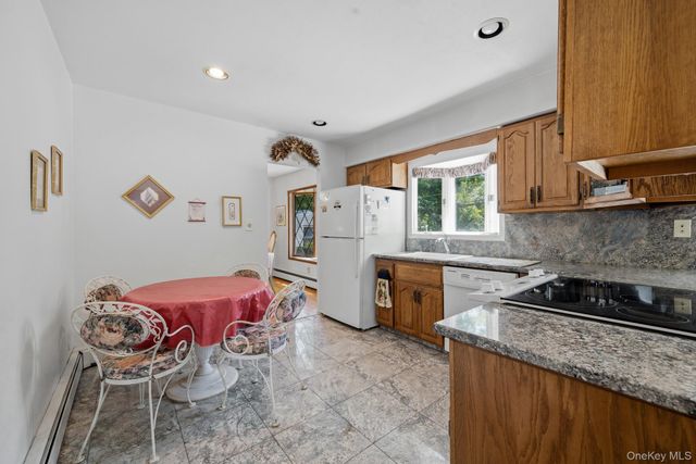 10 Arcadia Drive, Dix Hills, NY 11746