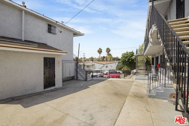 11718 S Budlong Avenue, Los Angeles, CA 90044