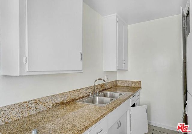11718 S Budlong Avenue, Los Angeles, CA 90044