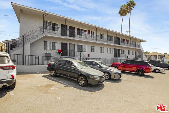 11718 S Budlong Avenue, Los Angeles, CA 90044