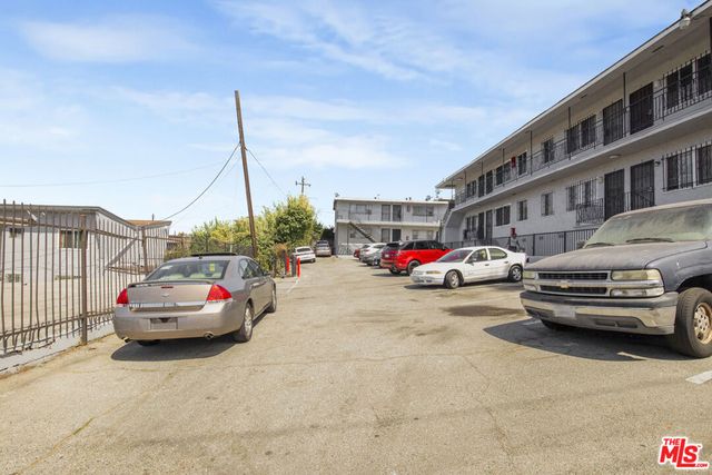 11718 S Budlong Avenue, Los Angeles, CA 90044
