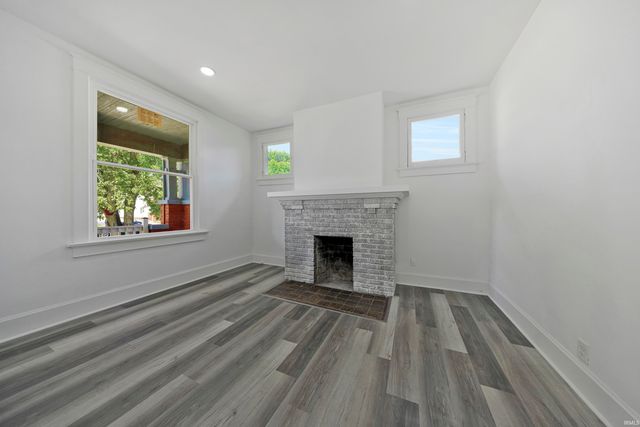 823 Monroe Avenue, Evansville, IN 47713