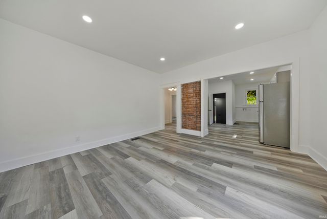 823 Monroe Avenue, Evansville, IN 47713
