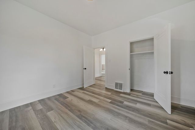 823 Monroe Avenue, Evansville, IN 47713