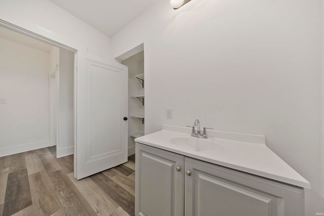 823 Monroe Avenue, Evansville, IN 47713