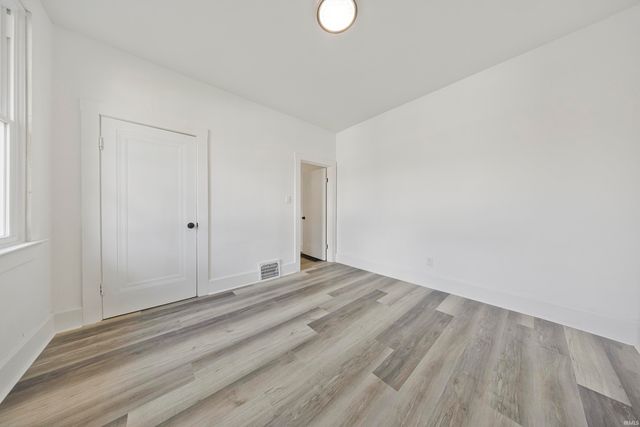 823 Monroe Avenue, Evansville, IN 47713