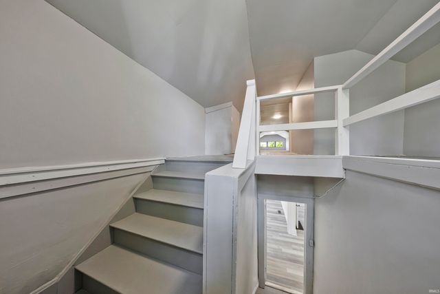 823 Monroe Avenue, Evansville, IN 47713