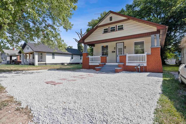 823 Monroe Avenue, Evansville, IN 47713