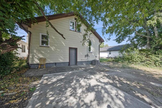 823 Monroe Avenue, Evansville, IN 47713