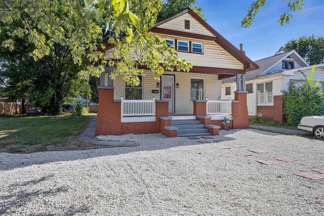 823 Monroe Avenue, Evansville, IN 47713