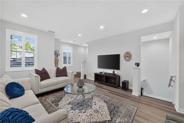 169 Hideaway loop, Mission Viejo, CA 92692