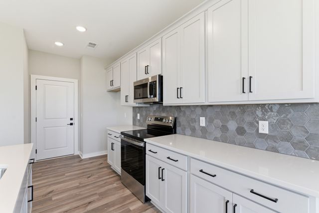 4001 Gaskill Dr, Smyrna, TN 37167