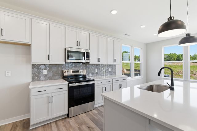 4001 Gaskill Dr, Smyrna, TN 37167