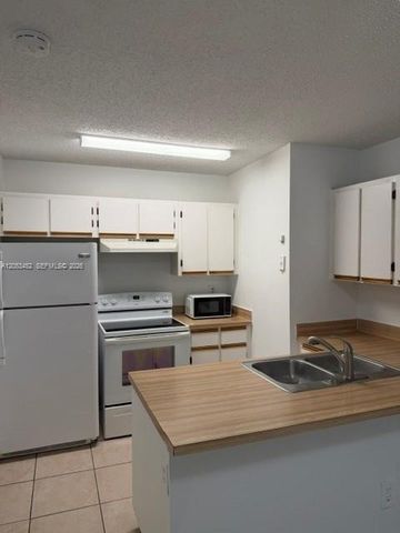 18314 NW 68th Avenue K, Hialeah, FL 33015
