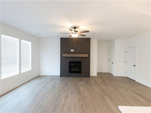 309 SW Hawthorne Court, Blue Springs, MO 64014