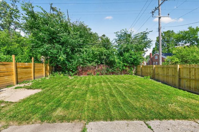 15800 Saint Marys Street, Detroit, MI 48227
