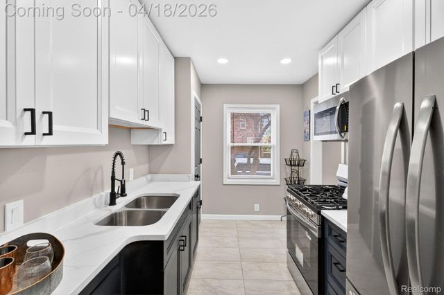 15800 Saint Marys Street, Detroit, MI 48227