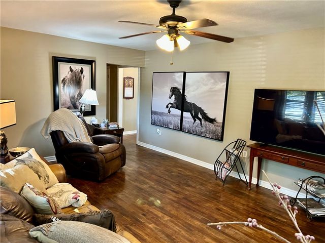 2502 W 12th Street, Russellville, AR 72801