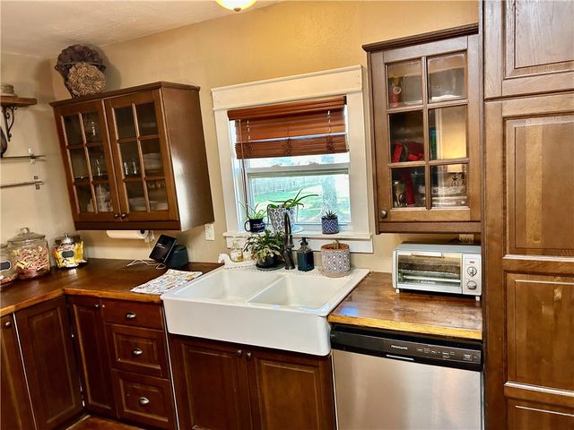 2502 W 12th Street, Russellville, AR 72801